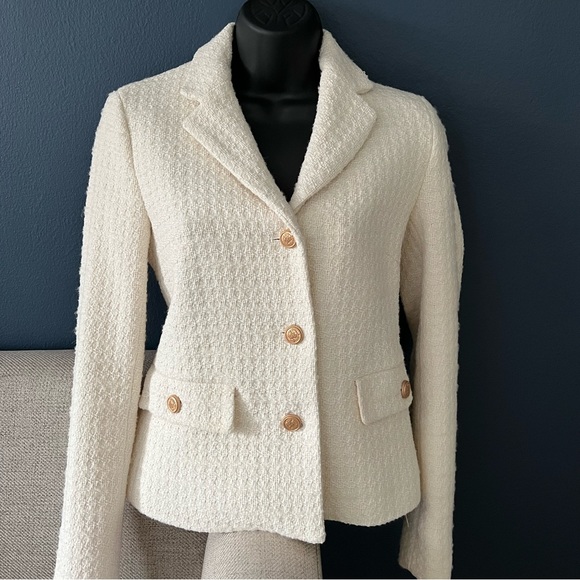 Zara textured Cropped Blazer with Gold Buttons - Picture 12 of 14